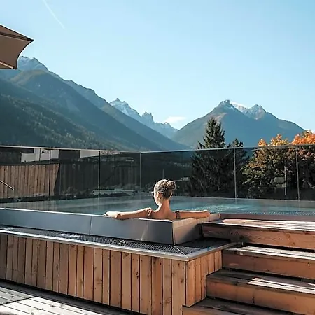 Laerchenlodge Skyspa And Whirlpool Stubai Card Hotel 4*